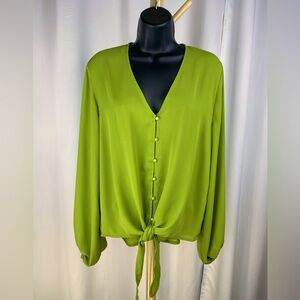 Klancystore Green Vneck Button Down Tie Front Elastic Cuff Blouse